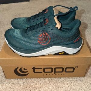 Topo Athletic Ultraventure 4 Men’s Size 9.5 Dark Teal/Orange BRAND NEW